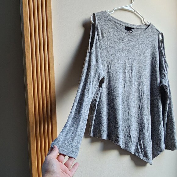 Mossimo Supply Co. Gray Cold Shoulder Sweater Size XS - Picture 9 of 16